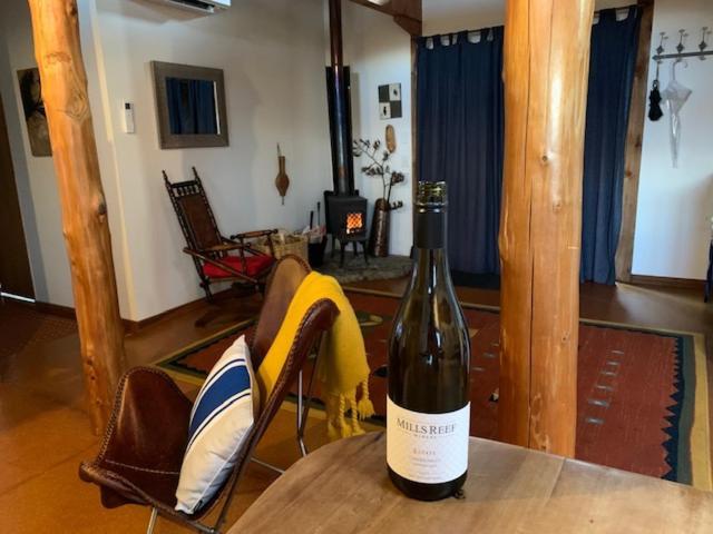 Treetop Hideaway - Taupo Holiday Home מראה חיצוני תמונה