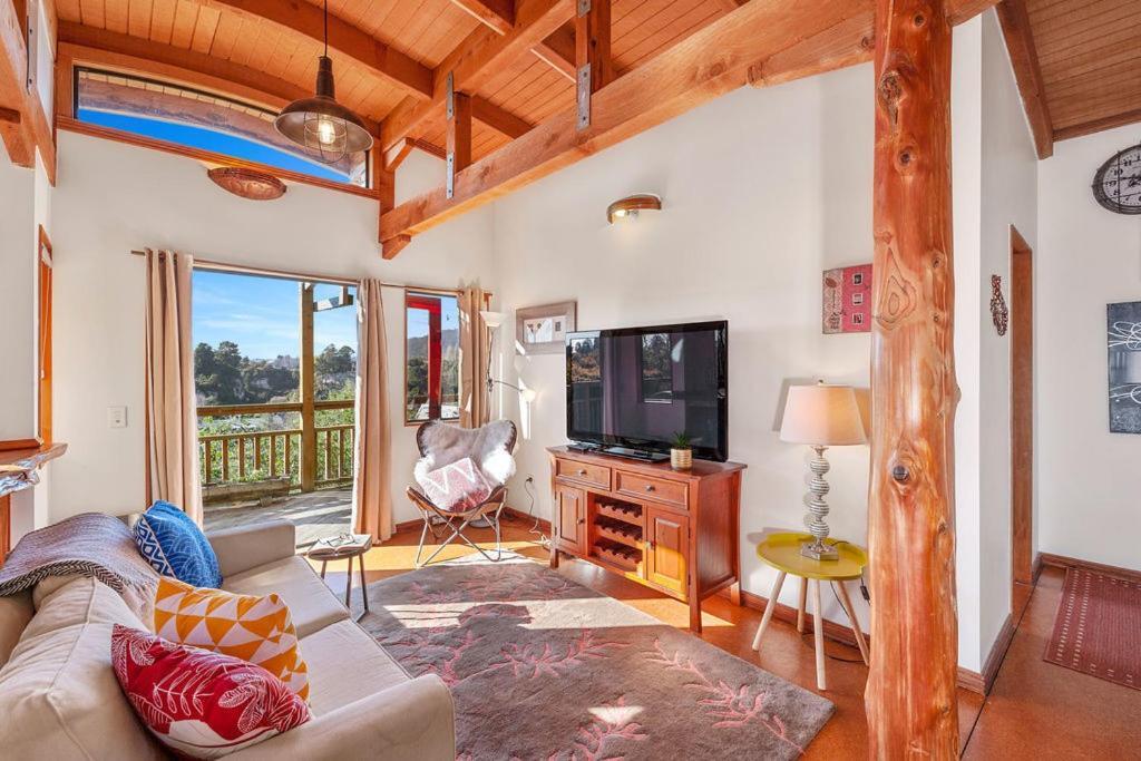 Treetop Hideaway - Taupo Holiday Home מראה חיצוני תמונה